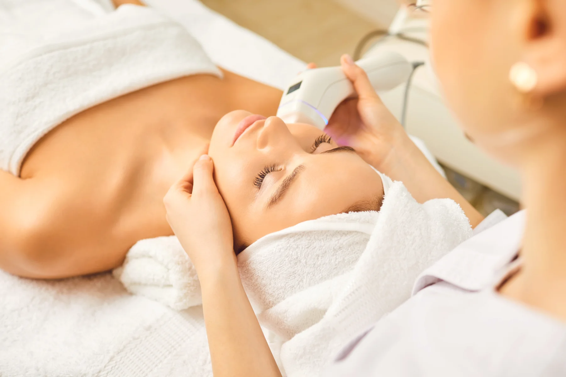 Tratamiento de moldeado facial en Marien Skincare Mérida